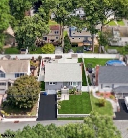 66 Redwood Ave, Wayne Twp., NJ 07470