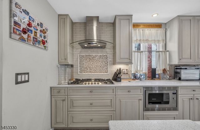 66 Redwood Ave, Wayne Twp., NJ 07470