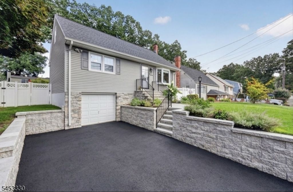 66 Redwood Ave, Wayne Twp., NJ 07470