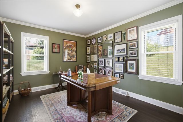 1784 Woodside Dr., Economy, PA 15003