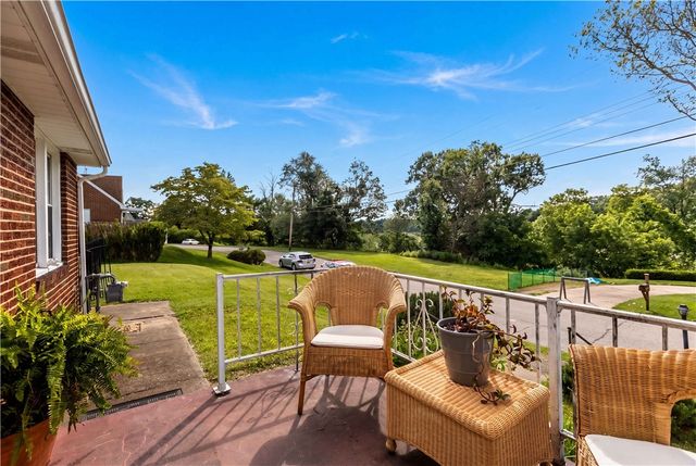 1784 Woodside Dr., Economy, PA 15003