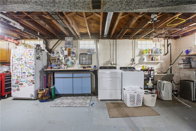 1784 Woodside Dr., Economy, PA 15003