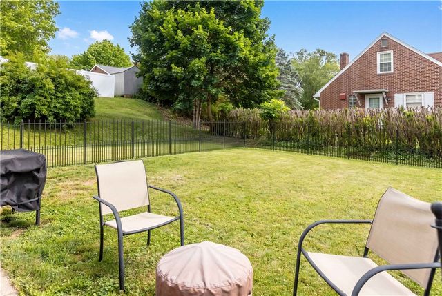 1784 Woodside Dr., Economy, PA 15003