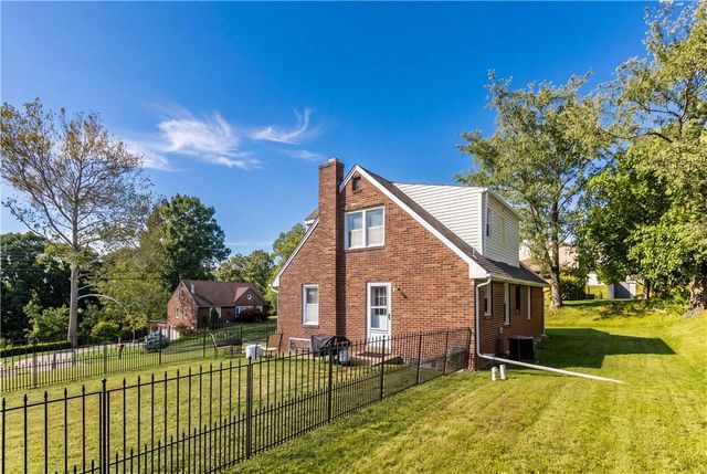 1784 Woodside Dr., Economy, PA 15003