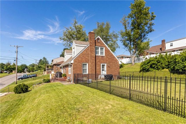 1784 Woodside Dr., Economy, PA 15003