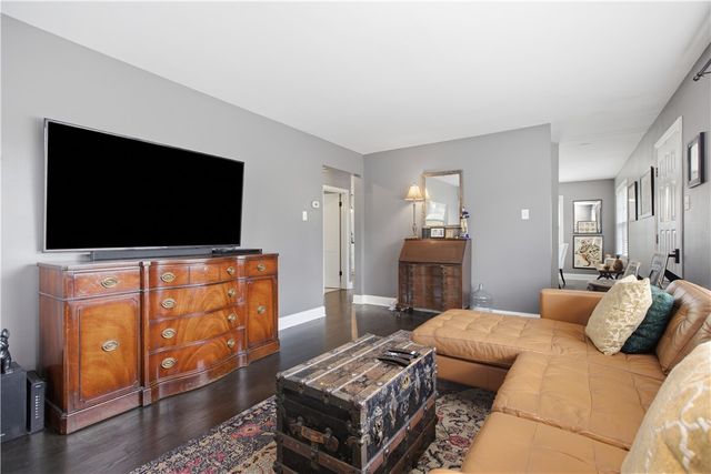 1784 Woodside Dr., Economy, PA 15003
