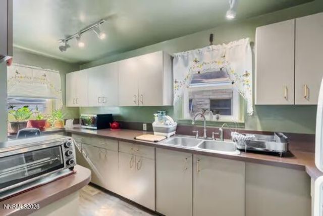 645 Stanford Way, Sparks, NV 89431