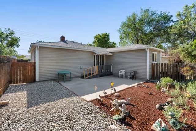645 Stanford Way, Sparks, NV 89431