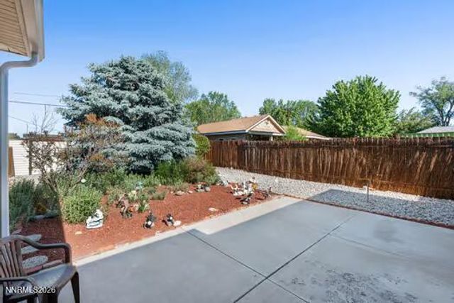 645 Stanford Way, Sparks, NV 89431