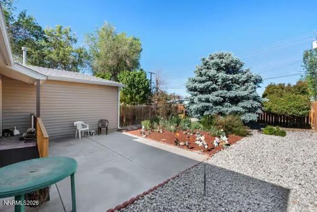 645 Stanford Way, Sparks, NV 89431