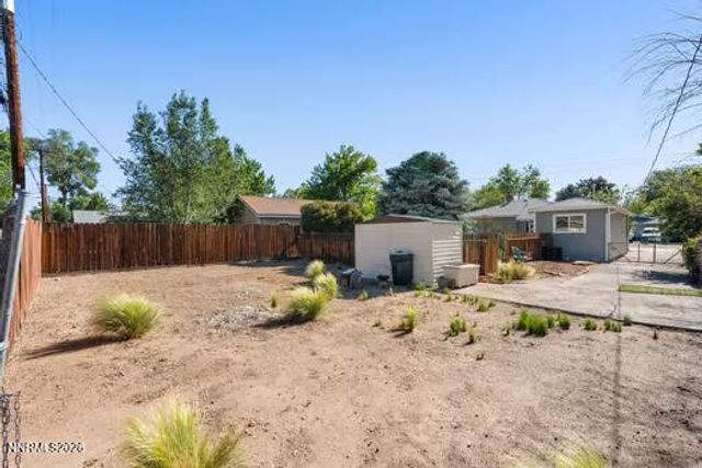 645 Stanford Way, Sparks, NV 89431