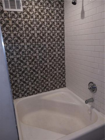 7736 Paseo Boulevard, Kansas City, MO 64131