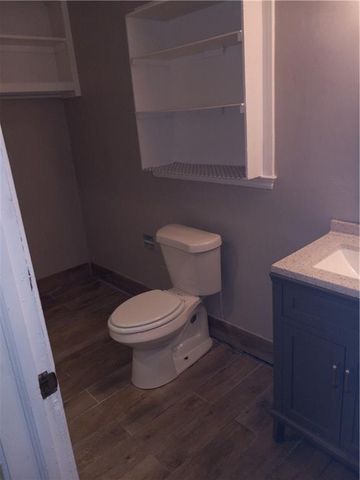 7736 Paseo Boulevard, Kansas City, MO 64131