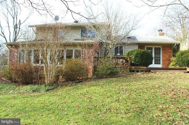 1049 BALLS HILL RD, Mclean, VA 22101
