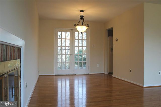 1049 BALLS HILL RD, Mclean, VA 22101