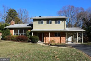 1049 BALLS HILL RD, Mclean, VA 22101