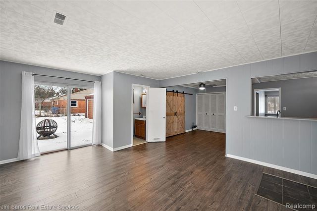 11216 Unity Drive, Warren, MI 48089