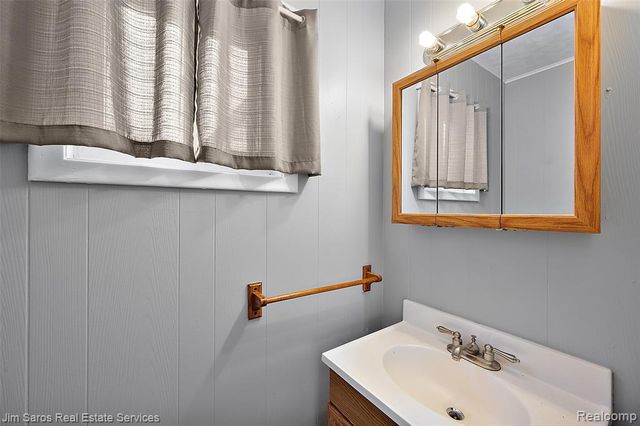 11216 Unity Drive, Warren, MI 48089