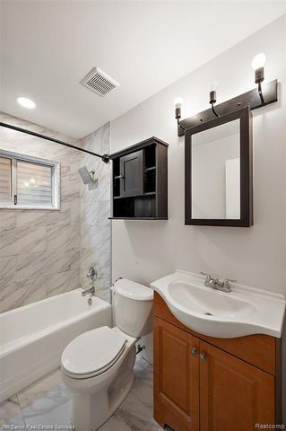 11216 Unity Drive, Warren, MI 48089