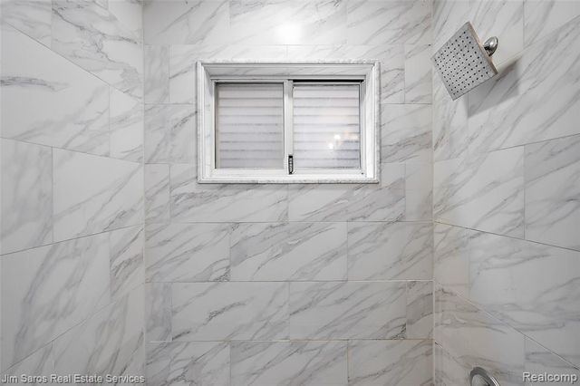 11216 Unity Drive, Warren, MI 48089