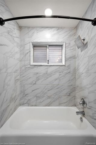 11216 Unity Drive, Warren, MI 48089