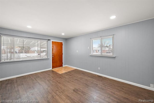 11216 Unity Drive, Warren, MI 48089