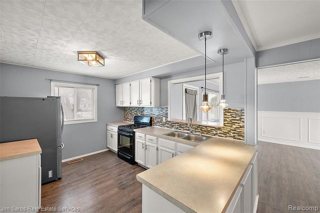 11216 Unity Drive, Warren, MI 48089