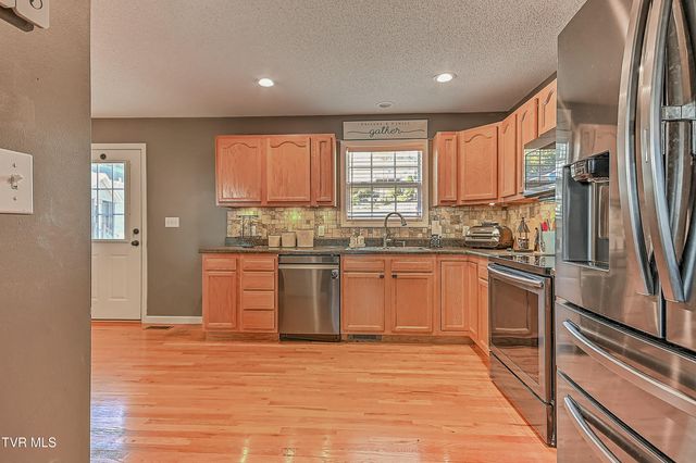 224 Stone Edge Circle, Kingsport, TN 37660