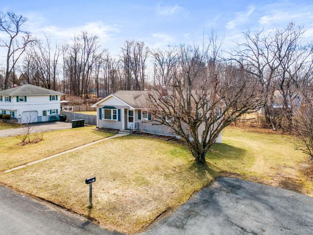 48 Loch Lomond Lane, Middletown, NY 10941