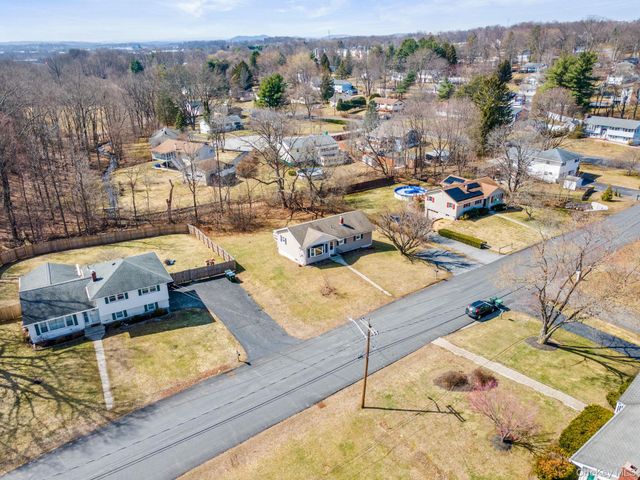48 Loch Lomond Lane, Middletown, NY 10941