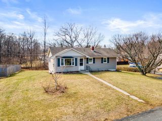 48 Loch Lomond Lane, Middletown, NY 10941
