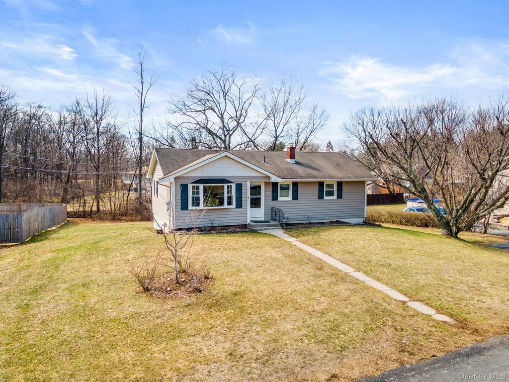 48 Loch Lomond Lane, Middletown, NY 10941