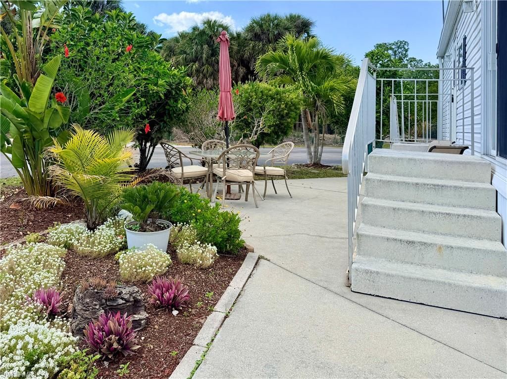 2 Jade DR 2J, NAPLES, FL 34114 — exterior