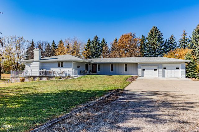 511 64th Avenue NW, Bismarck, ND 58503 property photo