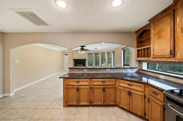 901 Longmire Road 28, Conroe, TX 77304