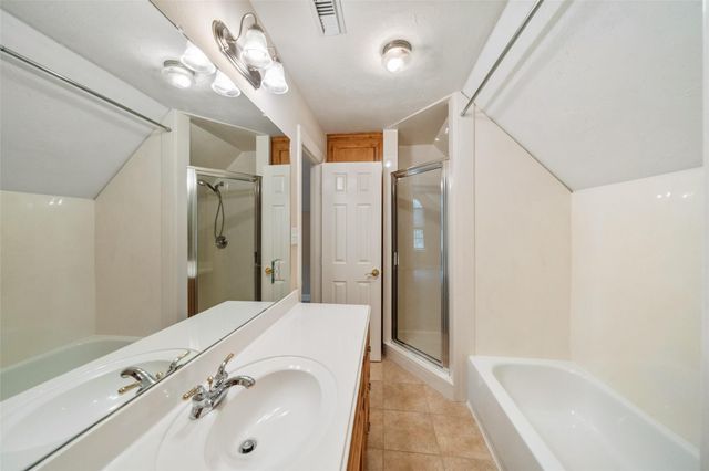 901 Longmire Road 28, Conroe, TX 77304