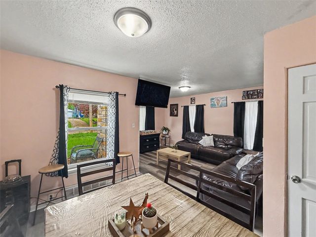 3508 37th Street, Des Moines, IA 50310