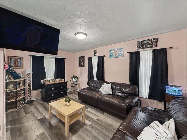 3508 37th Street, Des Moines, IA 50310