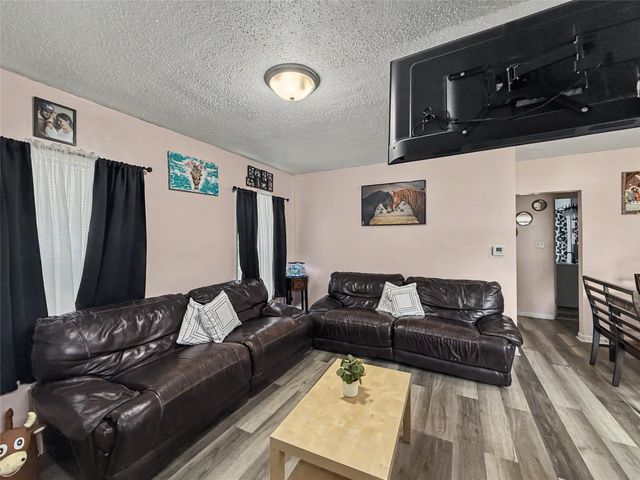 3508 37th Street, Des Moines, IA 50310