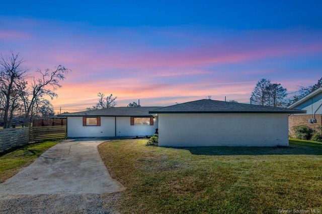 1517 Sarah Drive, Lake Charles, LA 70605