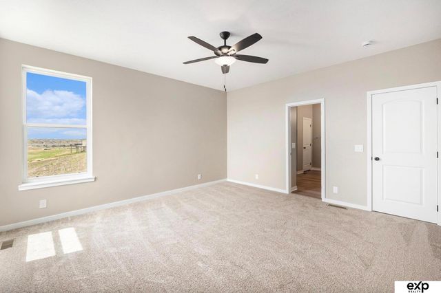 6851 Stony Point Drive, Papillion, NE 68133