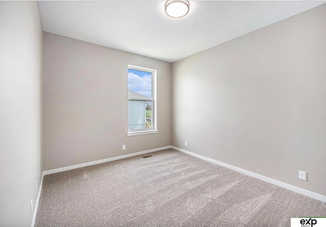 6851 Stony Point Drive, Papillion, NE 68133