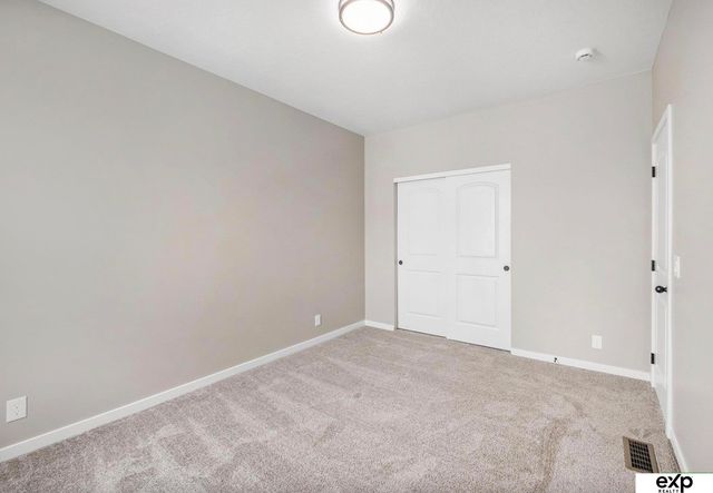 6851 Stony Point Drive, Papillion, NE 68133