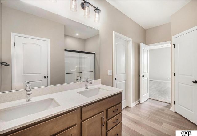 6851 Stony Point Drive, Papillion, NE 68133