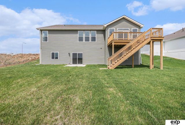 6851 Stony Point Drive, Papillion, NE 68133