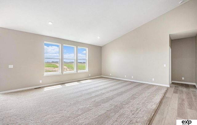 6851 Stony Point Drive, Papillion, NE 68133