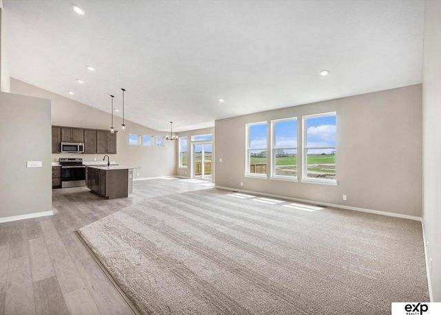 6851 Stony Point Drive, Papillion, NE 68133