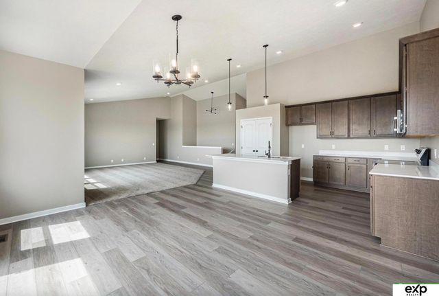 6851 Stony Point Drive, Papillion, NE 68133