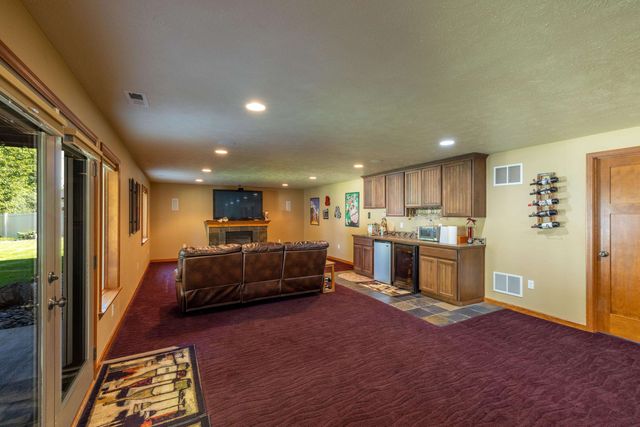 9405 N Phoebe St, Spokane, WA 99208
