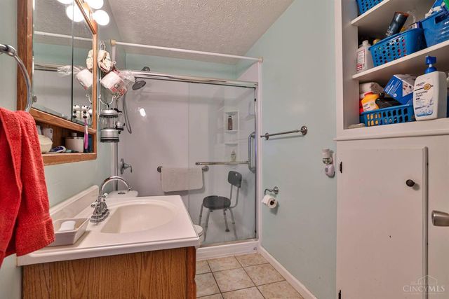 3207 Raymond Drive, Middletown, OH 45042